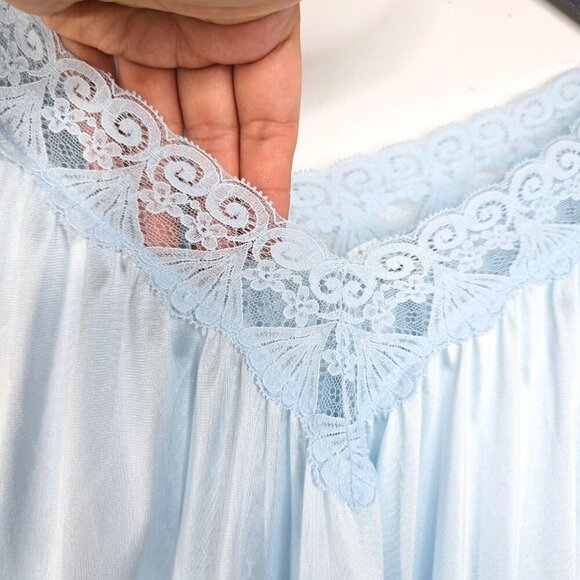 VTG Vanity Fair Light Blue Romantic Lace Nylon Satin Flutter Sleeve Nightgown - Picture 5 of 7